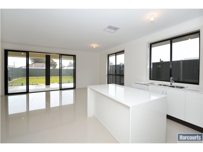 18 & 18A Finchley Street, Clovelly Park SA 5042