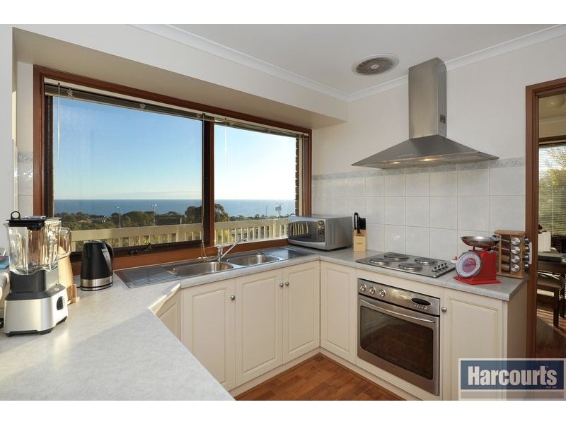 172 Perry Barr Road, Hallett Cove SA 5158