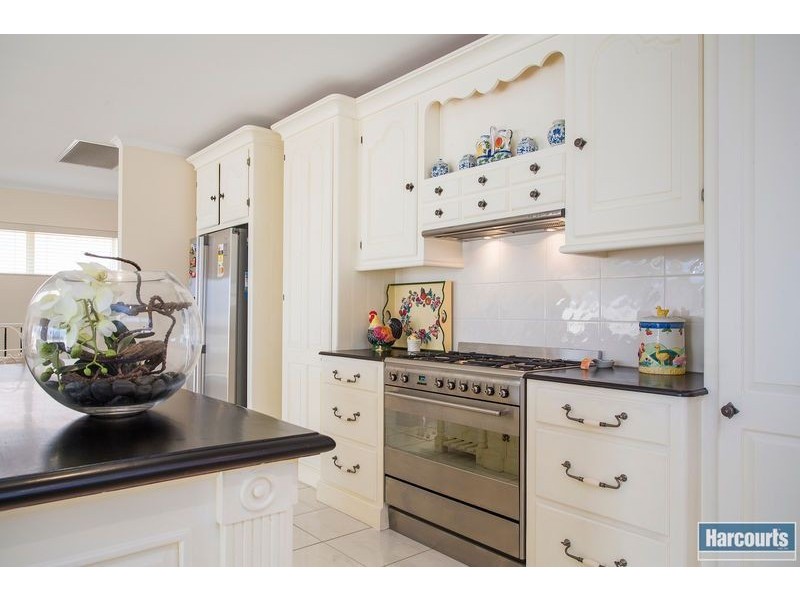 14 Manos Court, Seacliff Park SA 5049