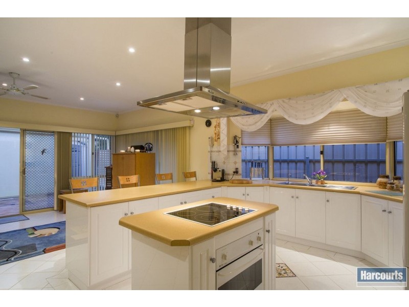 35 Freebairn Drive, Hallett Cove SA 5158