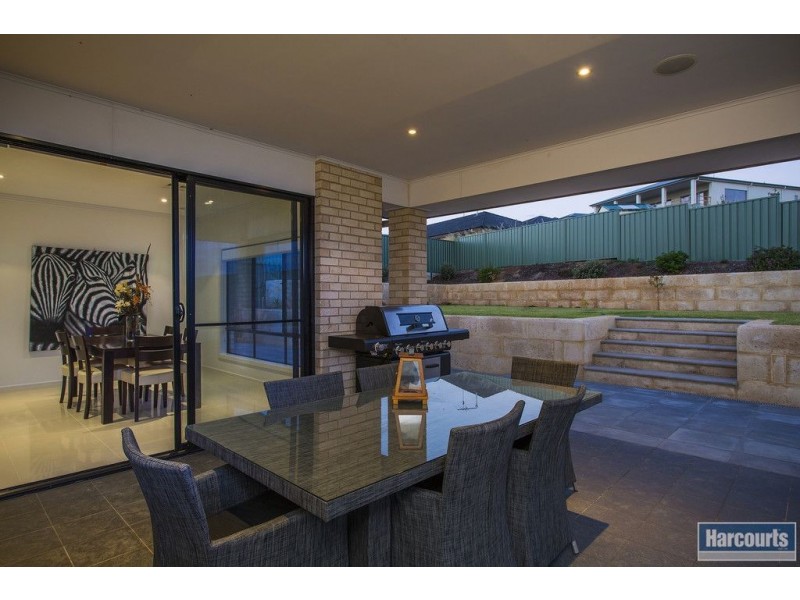 8 Thomas Way, Hallett Cove SA 5158