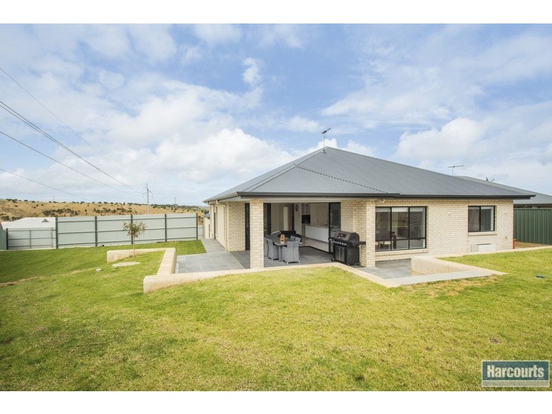 8 Thomas Way, Hallett Cove SA 5158