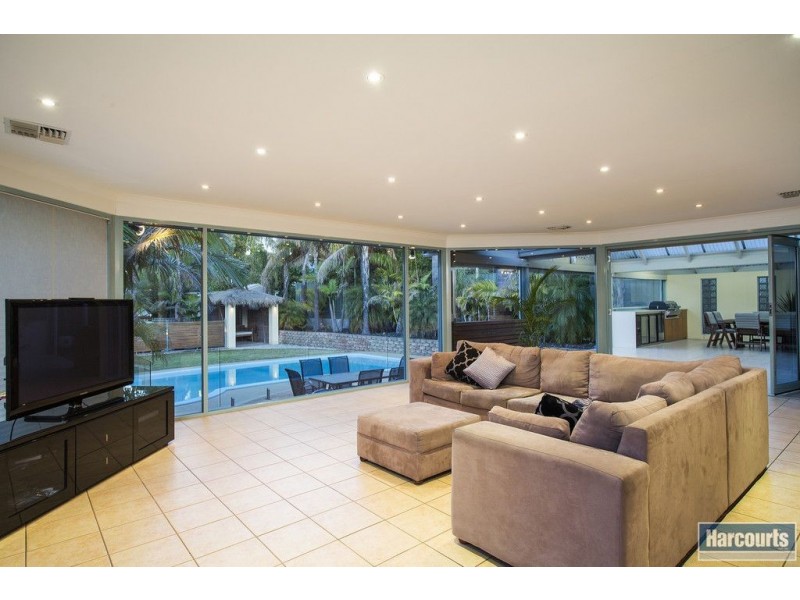 39 French Crescent, Trott Park SA 5158