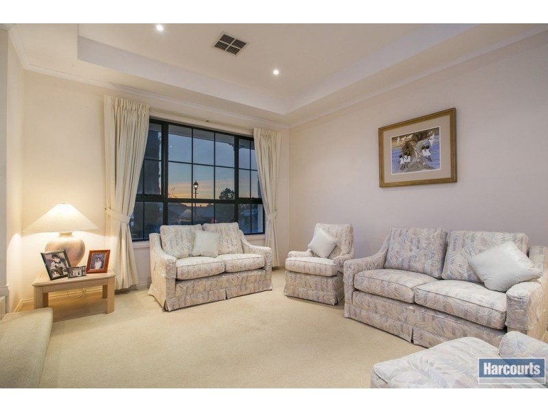 12 Phillip Court, Hallett Cove SA 5158