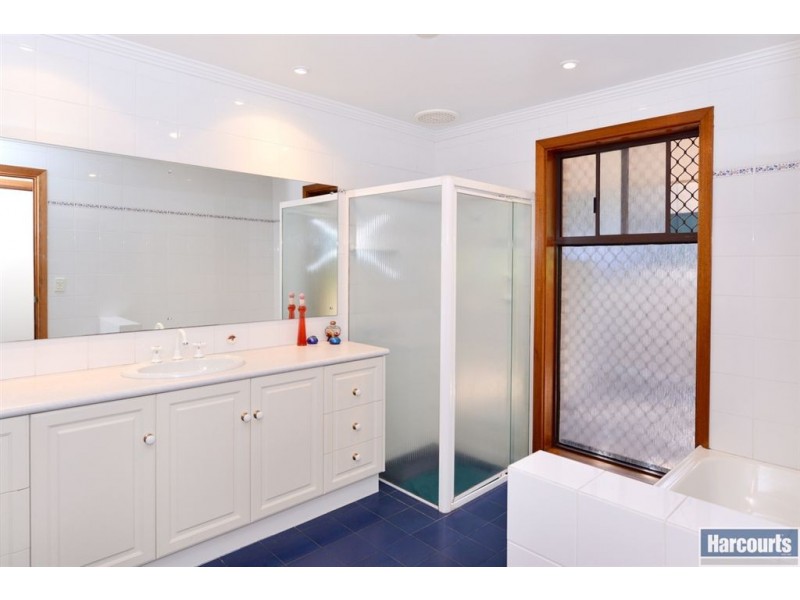 218 The Cove Road, Hallett Cove SA 5158