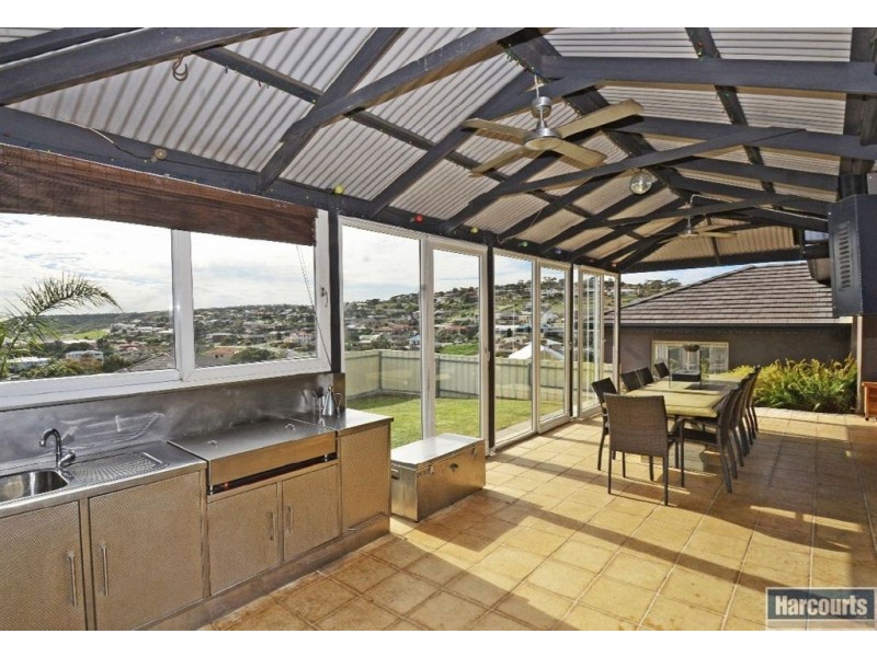 12 Ibis Crescent, Hallett Cove SA 5158