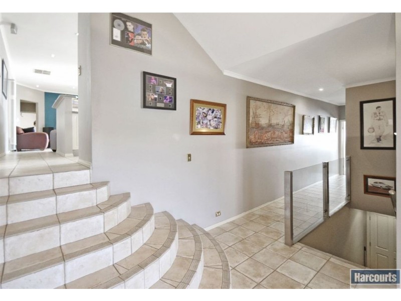 12 Ibis Crescent, Hallett Cove SA 5158