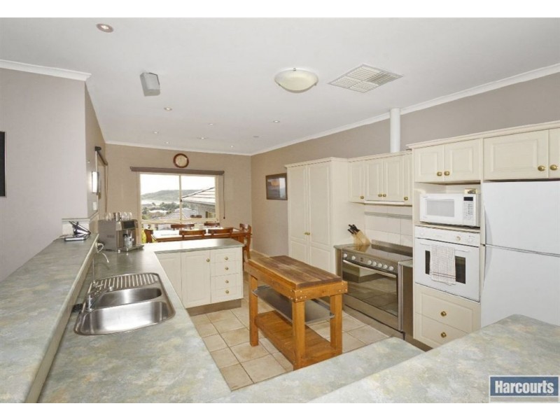 12 Ibis Crescent, Hallett Cove SA 5158