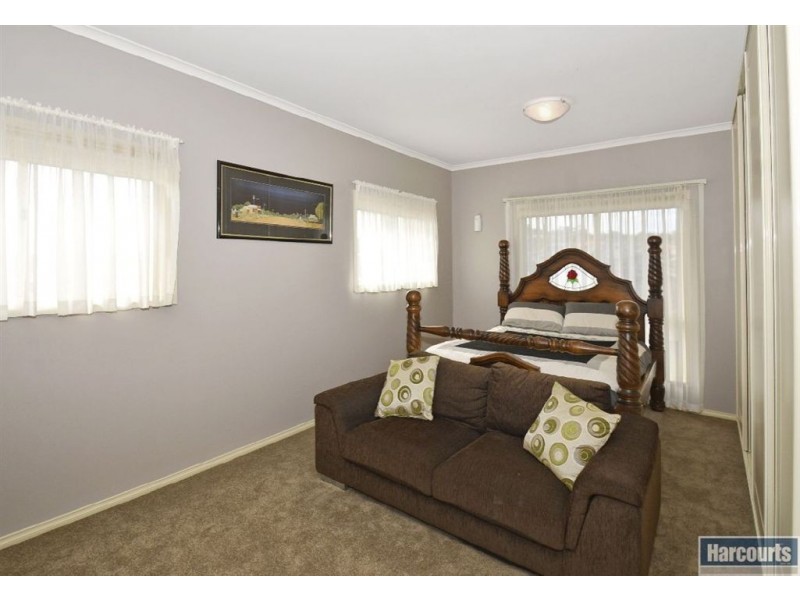 12 Ibis Crescent, Hallett Cove SA 5158