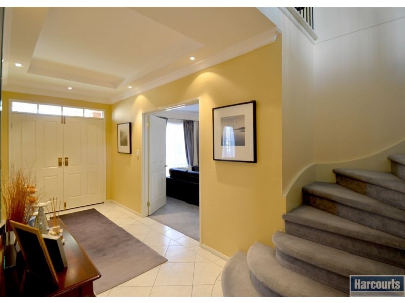 20 Ingleton Drive, Hallett Cove SA 5158