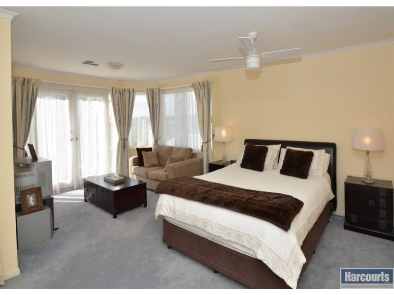 20 Ingleton Drive, Hallett Cove SA 5158