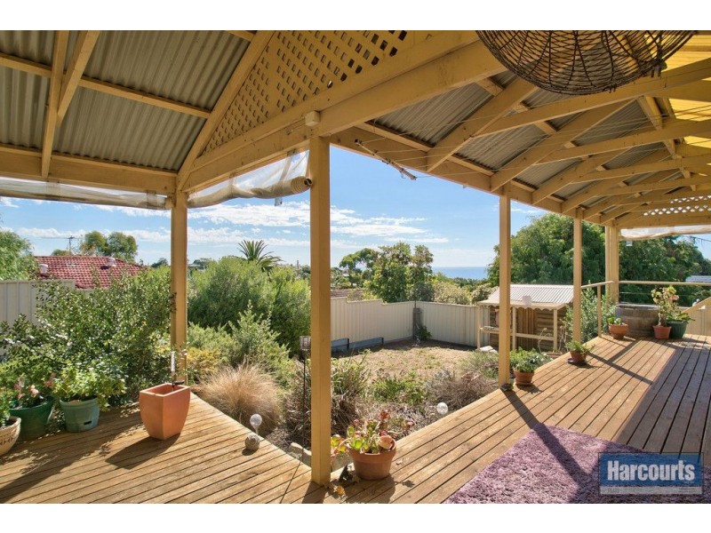 17 Sovereign Street, Hallett Cove SA 5158