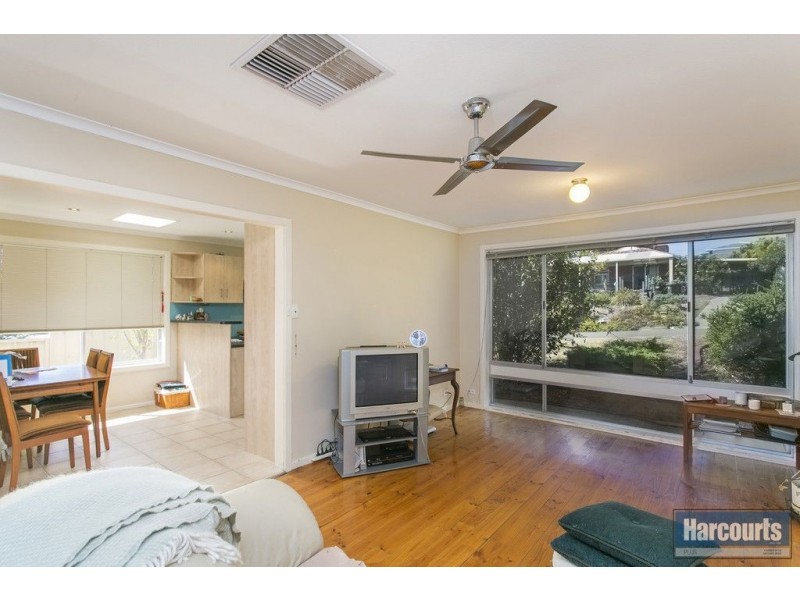 17 Sovereign Street, Hallett Cove SA 5158