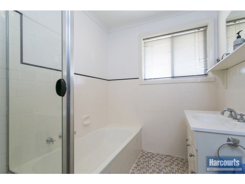 17 Sovereign Street, Hallett Cove SA 5158