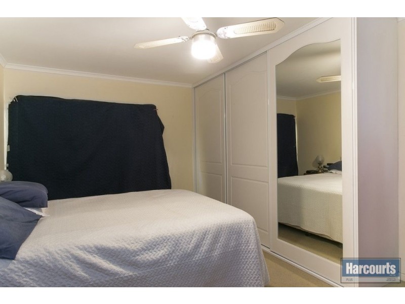 17 Sovereign Street, Hallett Cove SA 5158