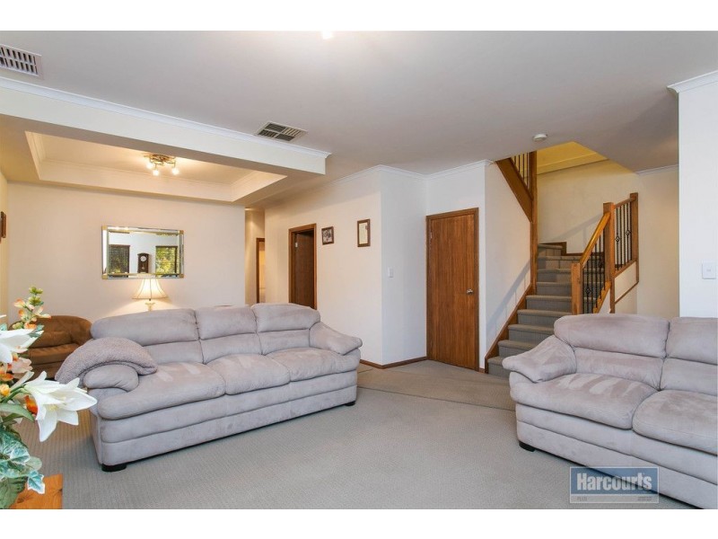 38 Elizabeth Crescent, Hallett Cove SA 5158