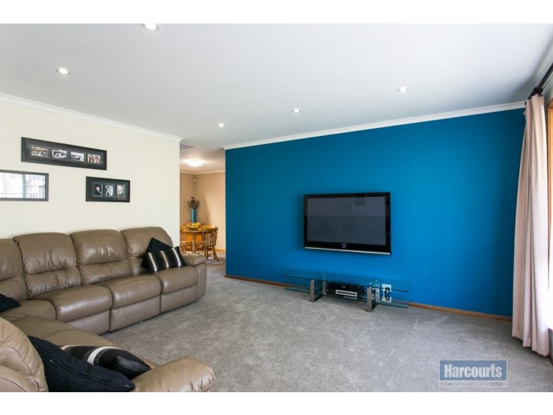 5 Alfonso Drive, Hallett Cove SA 5158