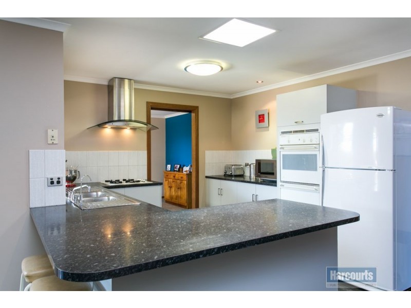 5 Alfonso Drive, Hallett Cove SA 5158