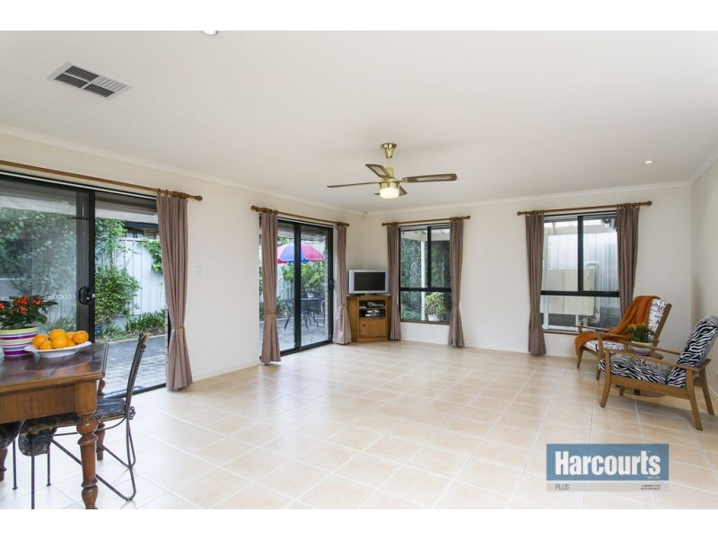 11 Scarborough Terrace, Dover Gardens SA 5048