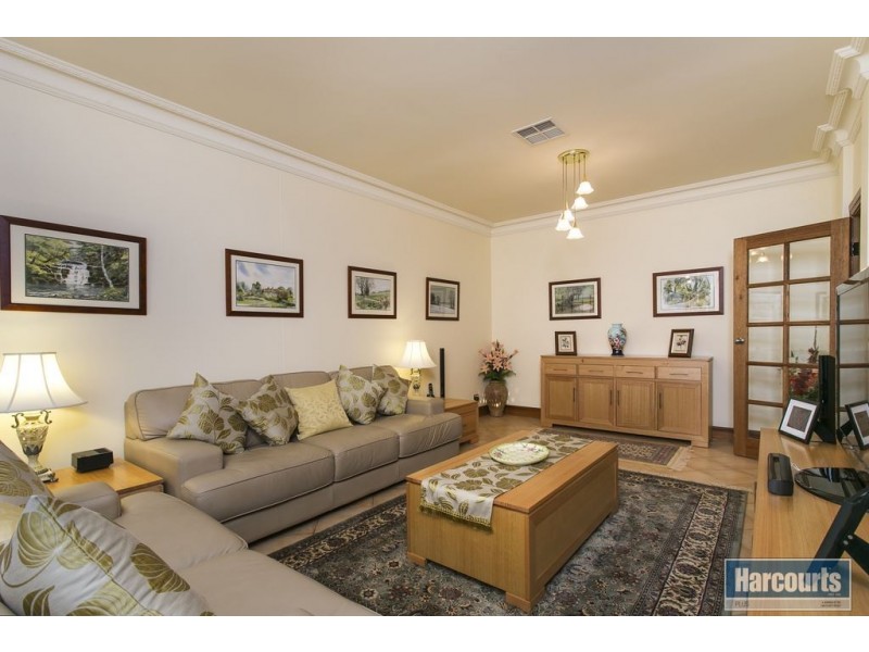 16 Balboa Drive, Hallett Cove SA 5158