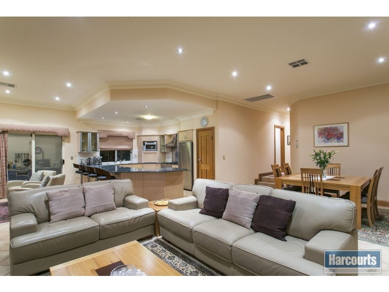 16 Balboa Drive, Hallett Cove SA 5158