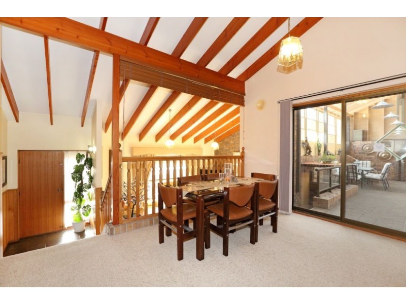 8 Kurrambi Crescent, Hallett Cove SA 5158