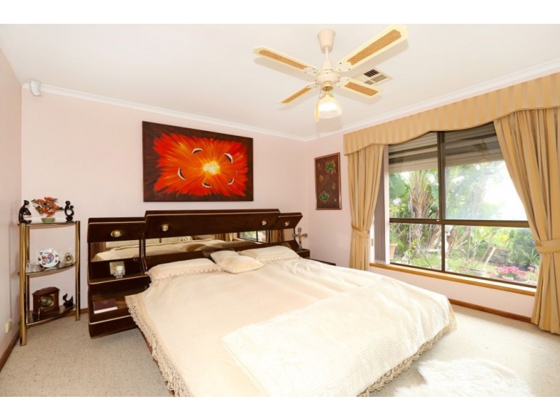 8 Kurrambi Crescent, Hallett Cove SA 5158