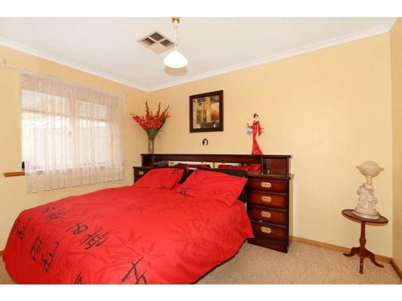 8 Kurrambi Crescent, Hallett Cove SA 5158