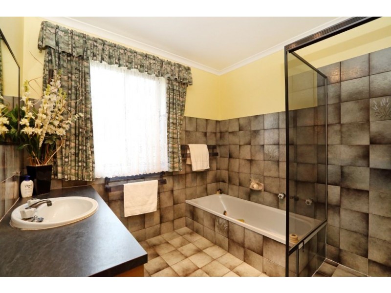 8 Kurrambi Crescent, Hallett Cove SA 5158