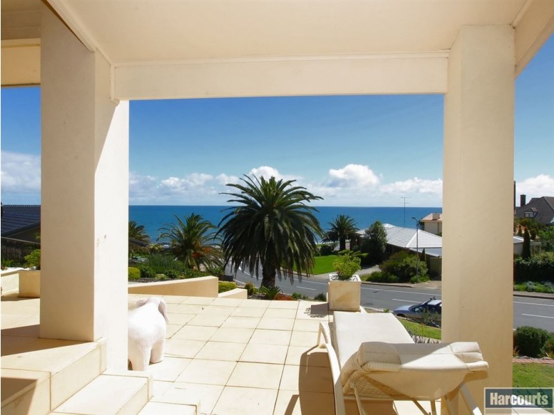 5 Dutchman Drive, Hallett Cove SA 5158