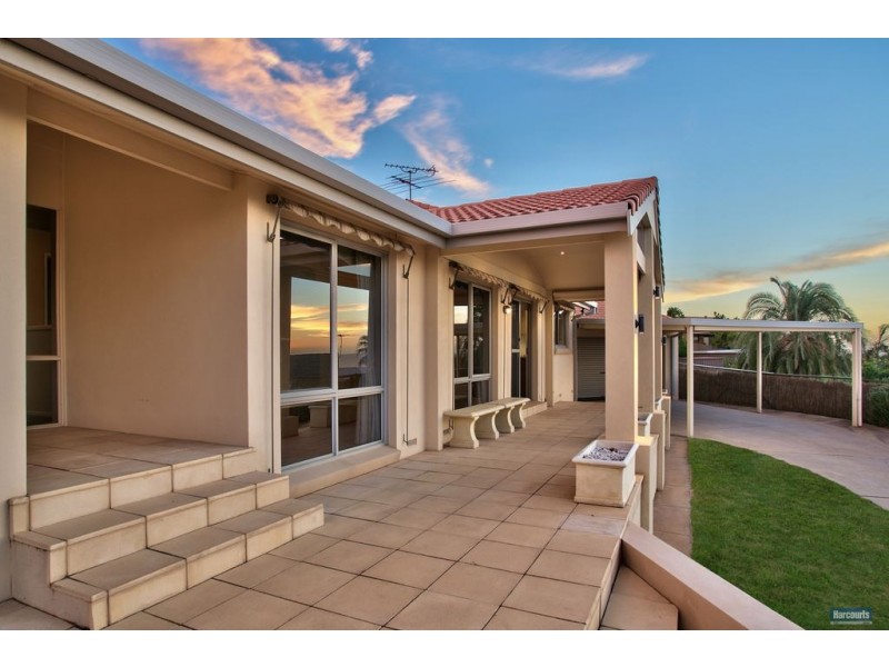 5 Dutchman Drive, Hallett Cove SA 5158