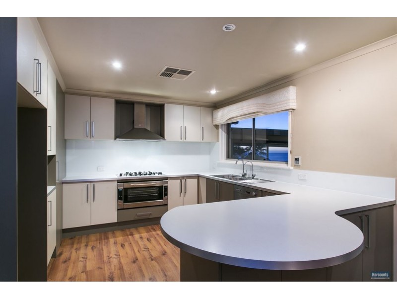 5 Dutchman Drive, Hallett Cove SA 5158