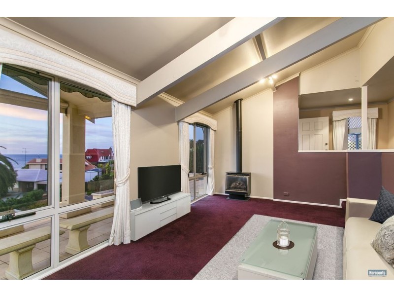 5 Dutchman Drive, Hallett Cove SA 5158