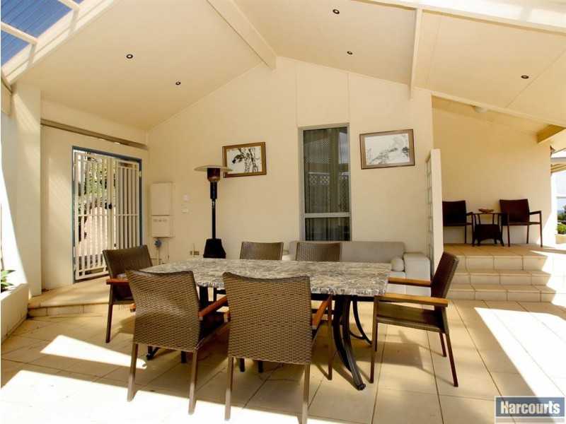 5 Dutchman Drive, Hallett Cove SA 5158