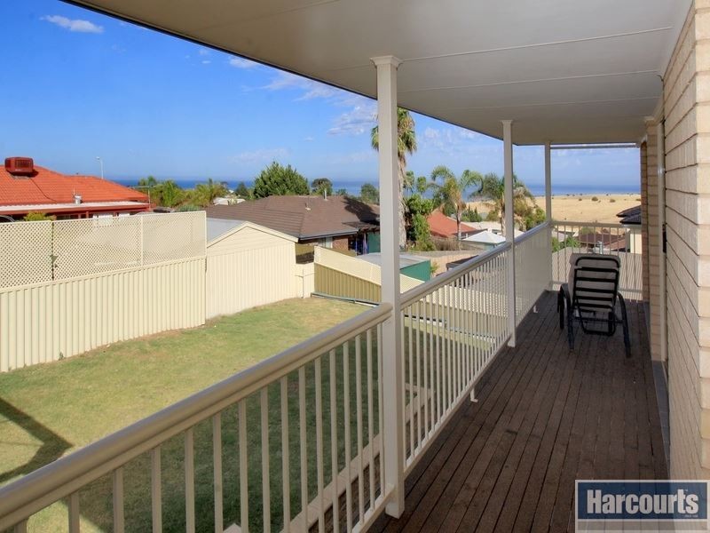 11 Fairhill Street, Hallett Cove SA 5158