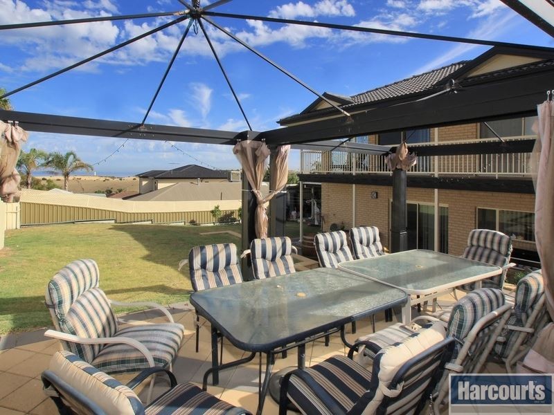 11 Fairhill Street, Hallett Cove SA 5158