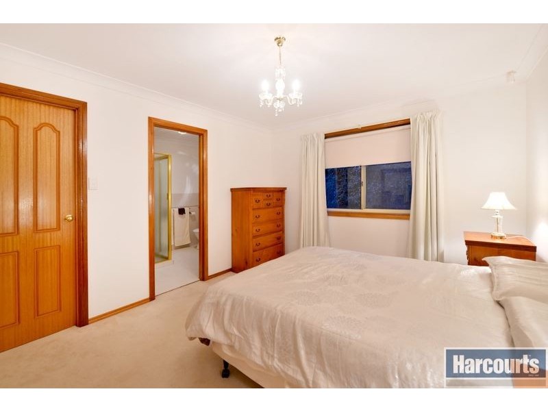 5 Gannet Court, Hallett Cove SA 5158