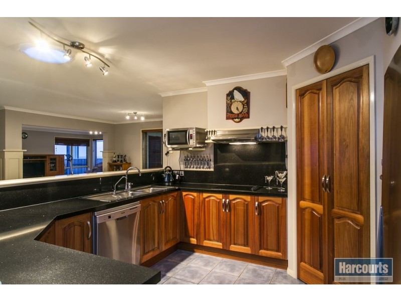 47 Burlington Road, Hallett Cove SA 5158