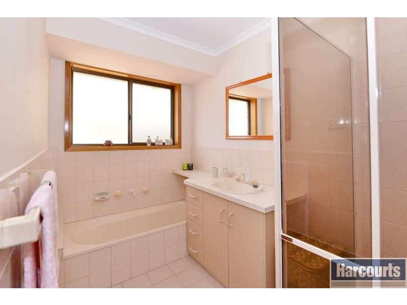 1 Alfonso Drive, Hallett Cove SA 5158
