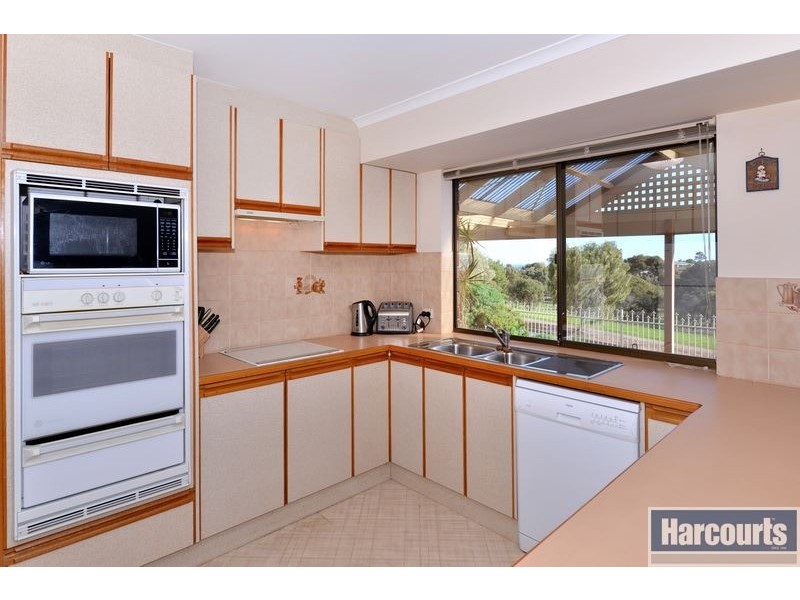 1 Alfonso Drive, Hallett Cove SA 5158