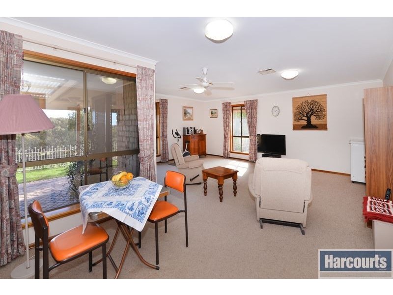 1 Alfonso Drive, Hallett Cove SA 5158