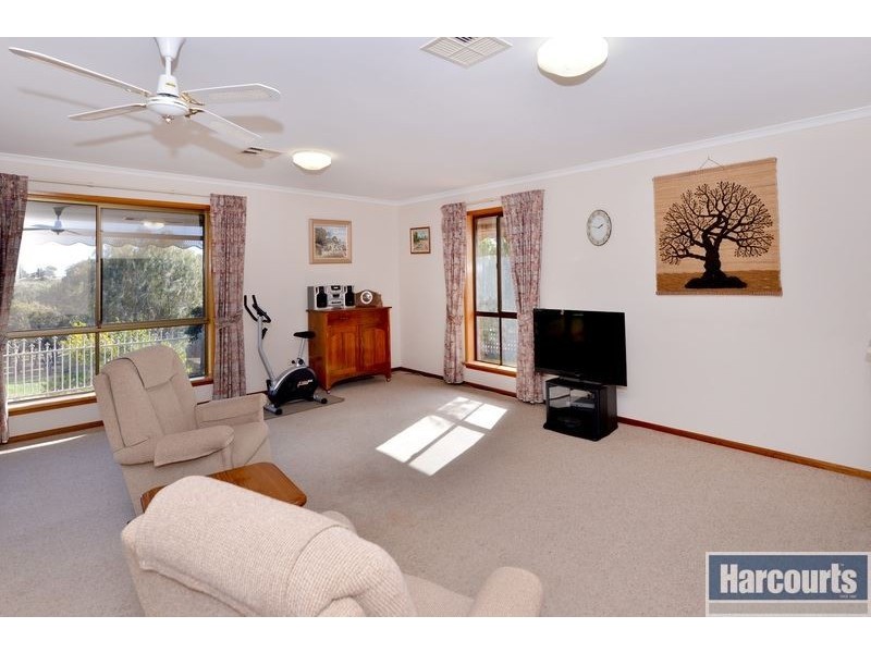 1 Alfonso Drive, Hallett Cove SA 5158