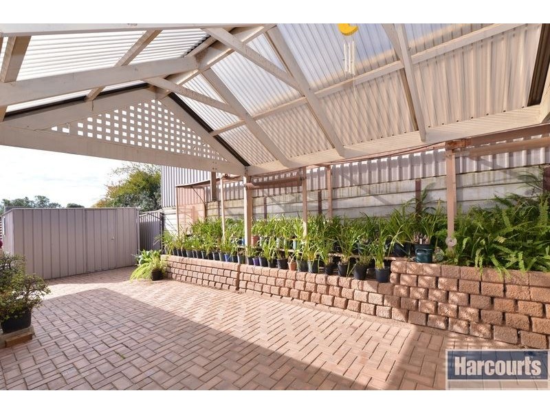 1 Alfonso Drive, Hallett Cove SA 5158