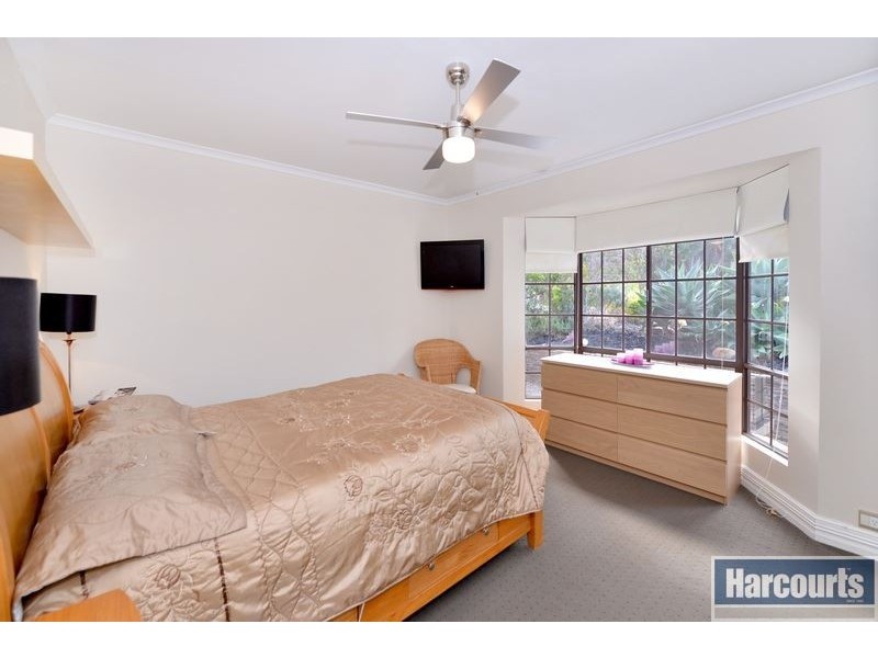 15 Glenway Road, Hallett Cove SA 5158