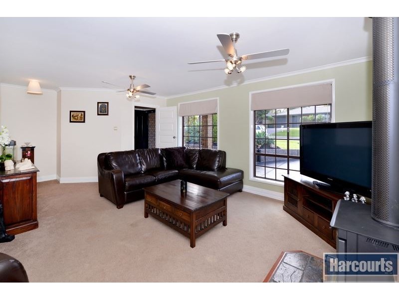 15 Glenway Road, Hallett Cove SA 5158