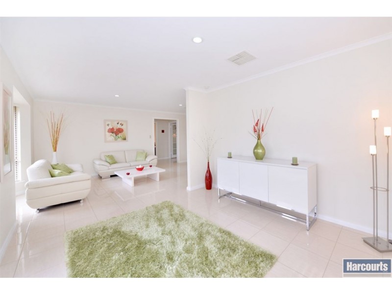 7 Pegasus Drive, Woodcroft SA 5162