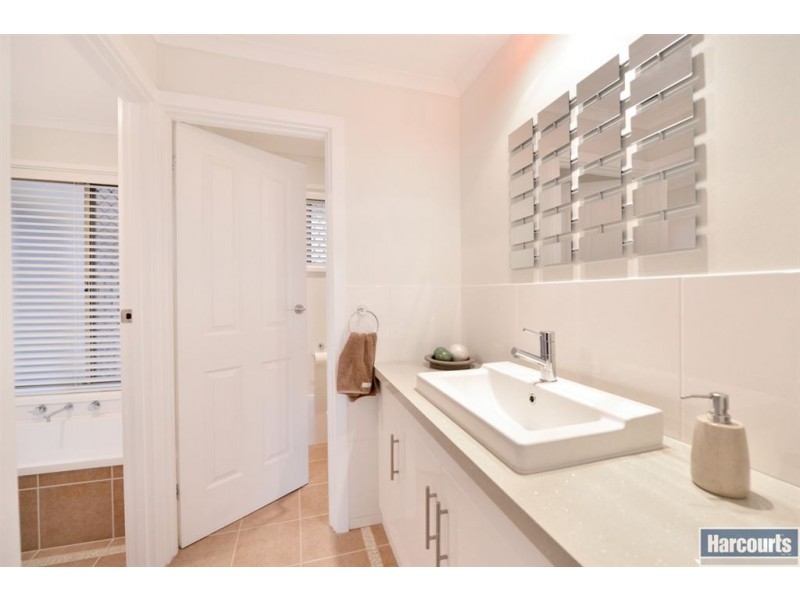 7 Pegasus Drive, Woodcroft SA 5162