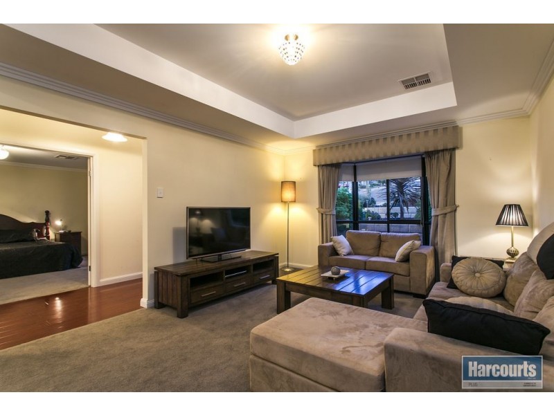 7 Thomas Way, Hallett Cove SA 5158