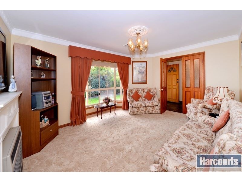 18 Vennachar Drive, Hallett Cove SA 5158