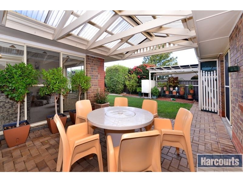 18 Vennachar Drive, Hallett Cove SA 5158